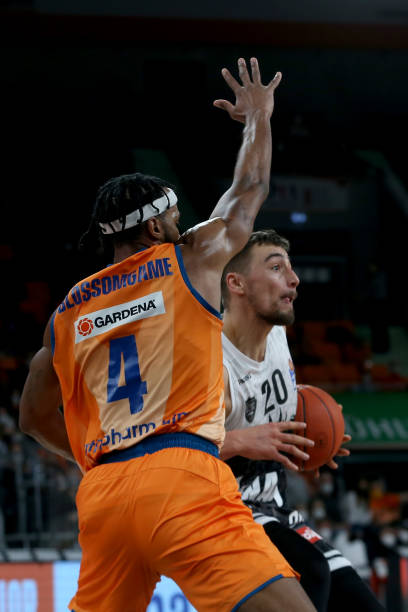 几乎在每场 几乎在每场