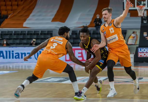 足球战术对 足球战术对