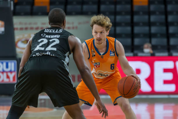 关于他的讨 关于他的讨